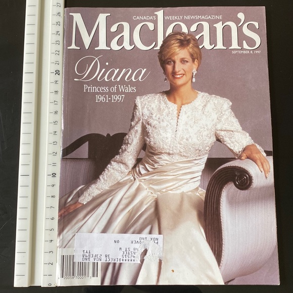 Vintage MACLEANS weekly magazine 1997 - Picture 1 of 2